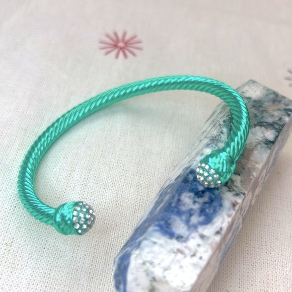 Green Crystal Twisted Cable Bangle Cuff Bracelet - Picture 1 of 9